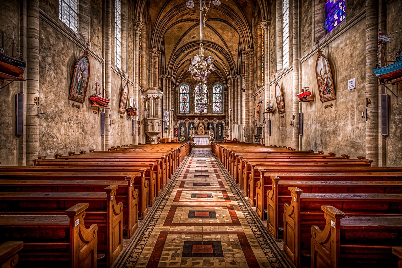 church cathedral architecture pews 3481187